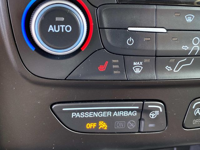 Vehicle image 23 of 33