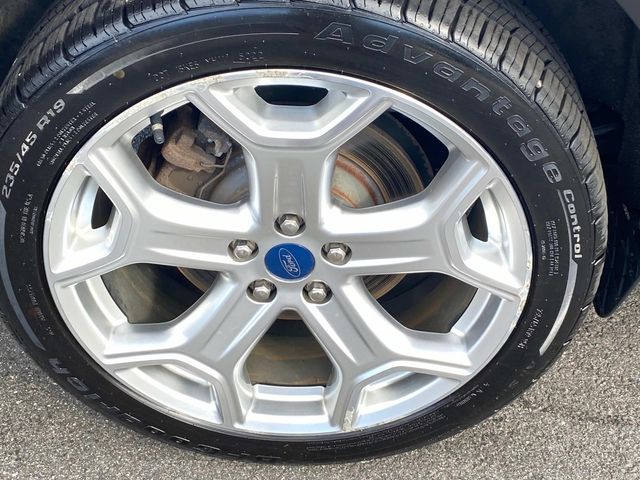 Vehicle image 12 of 33