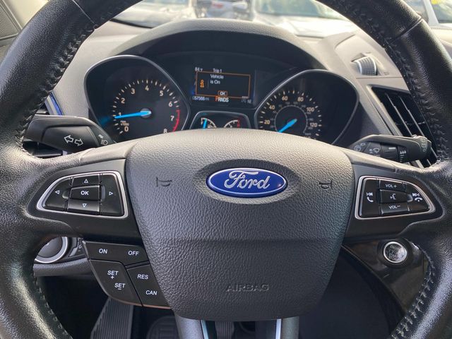 Vehicle image 17 of 33