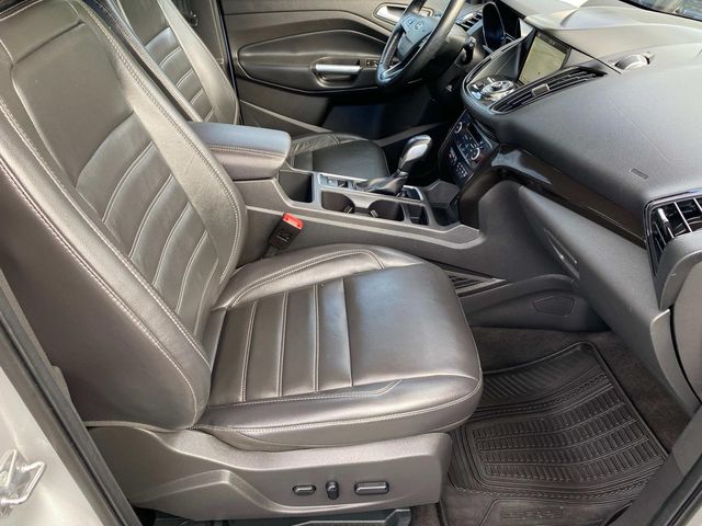 Vehicle image 15 of 33
