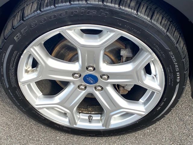 Vehicle image 10 of 33