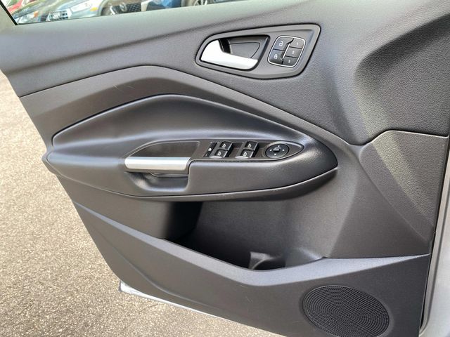 Vehicle image 22 of 33