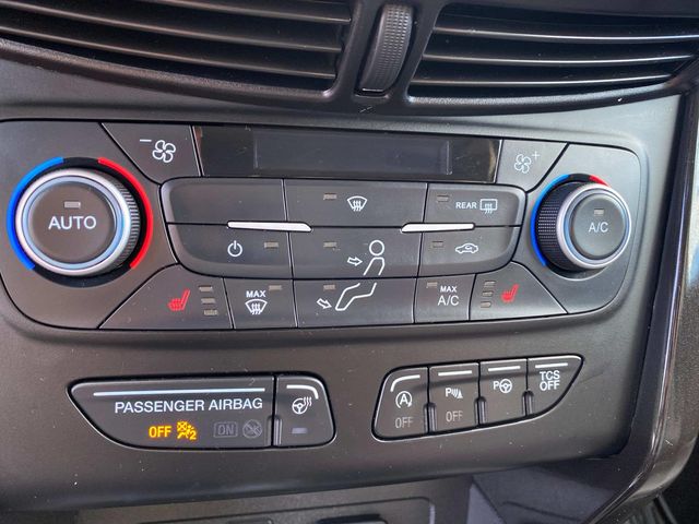 Vehicle image 25 of 33