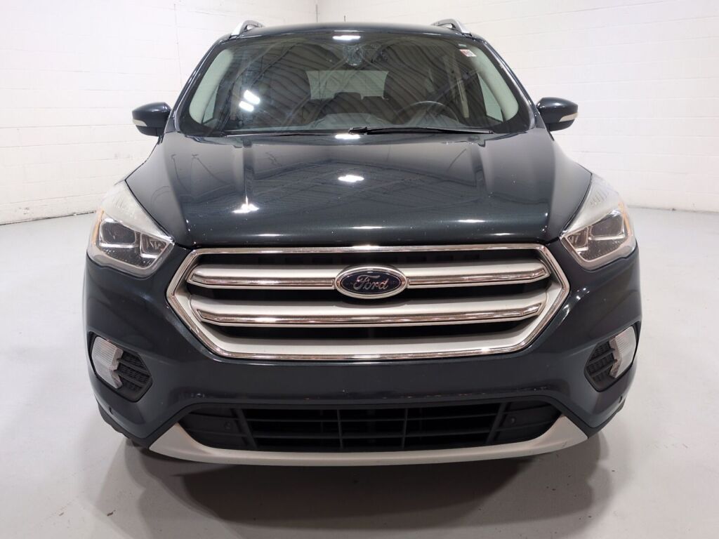 2019 Ford Escape Titanium Image 2 of 24