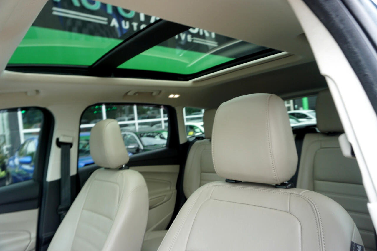 Vehicle image 11 of 28