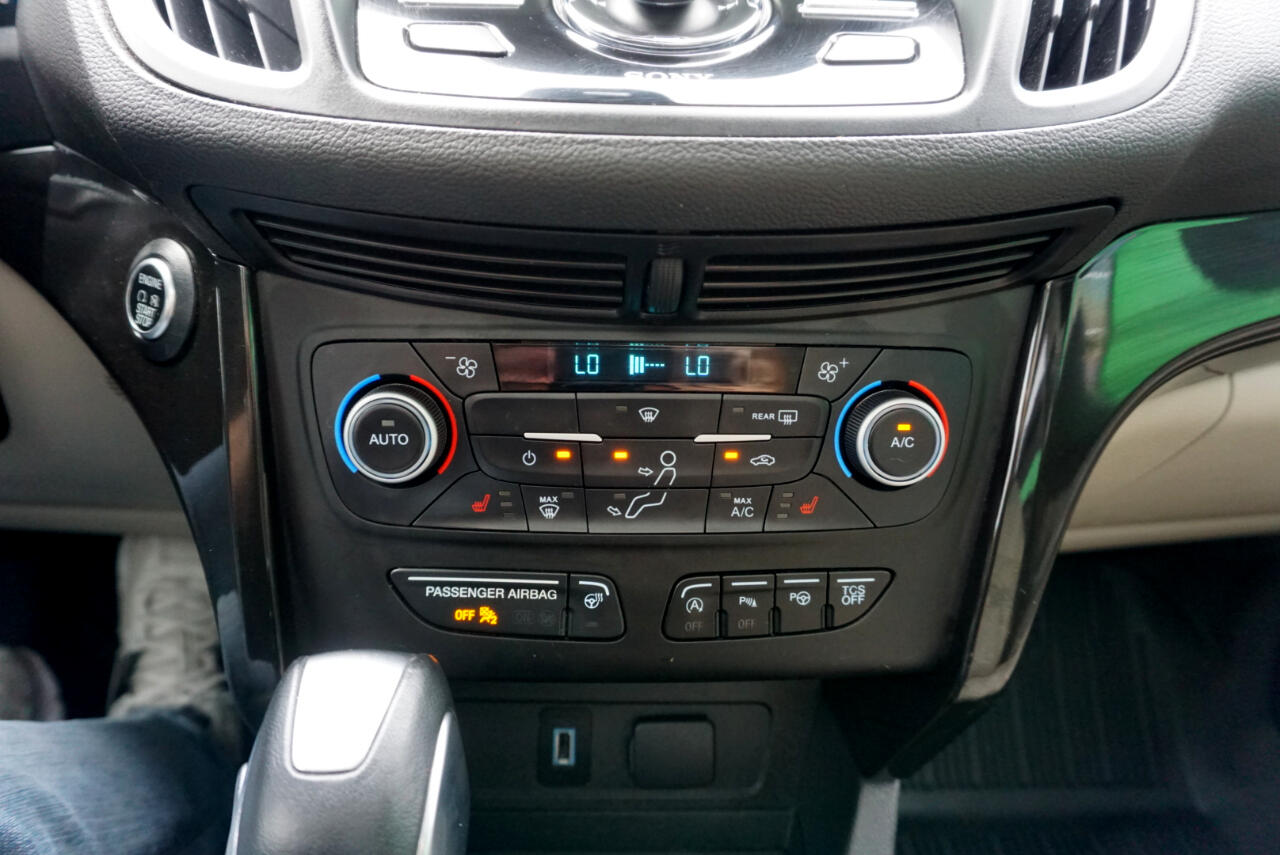 Vehicle image 18 of 28