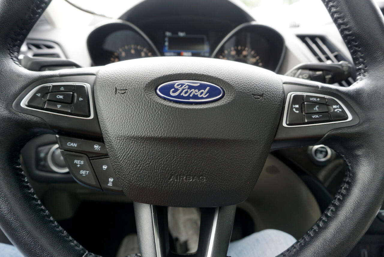 Vehicle image 14 of 28