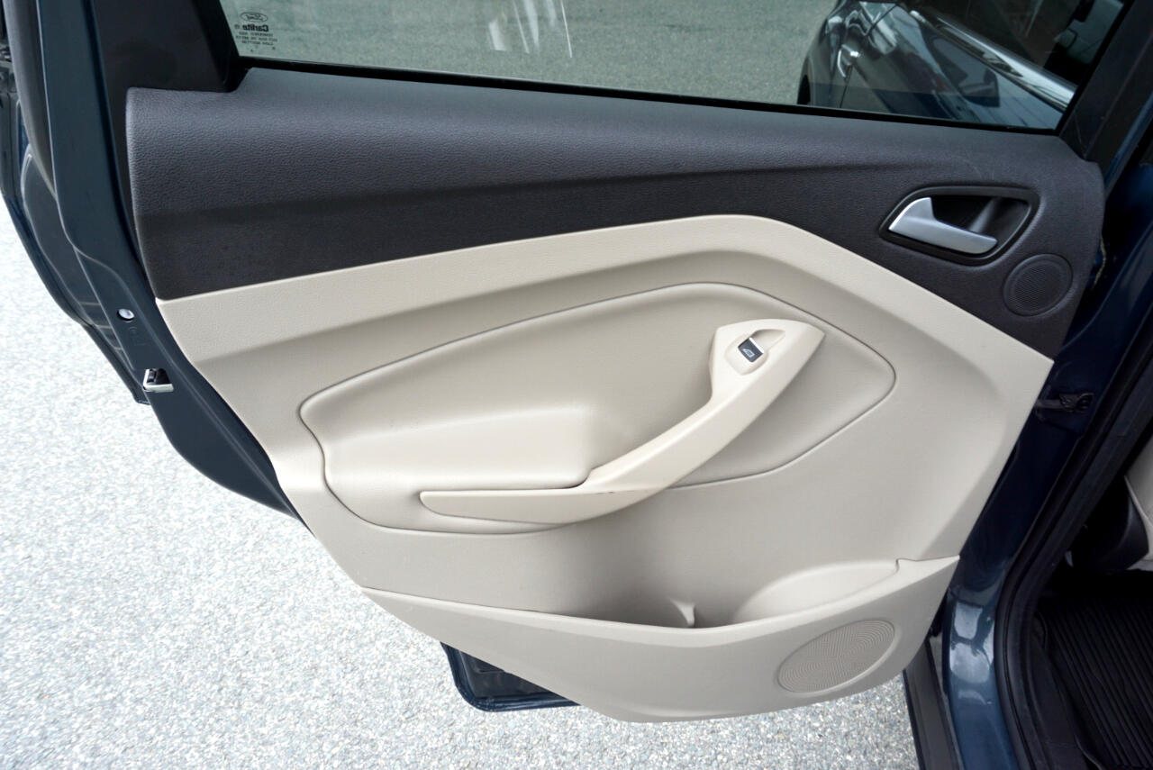 Vehicle image 21 of 28