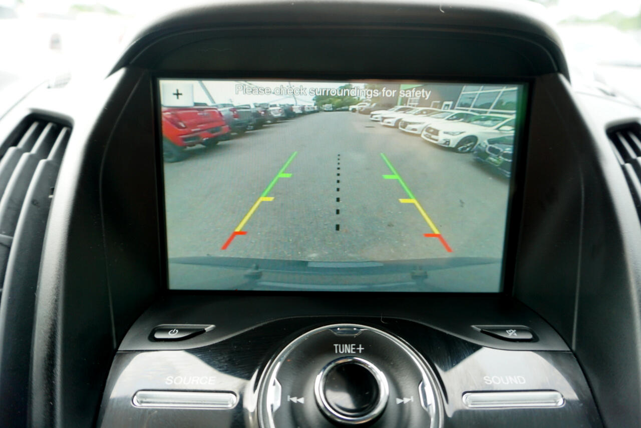 Vehicle image 17 of 28