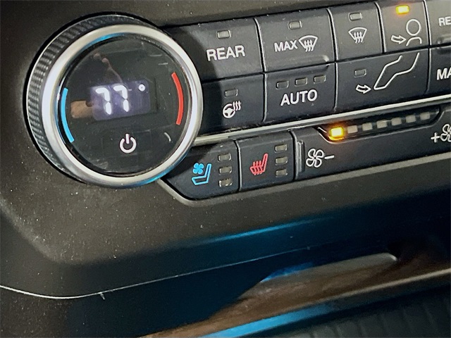 Vehicle image 22 of 43