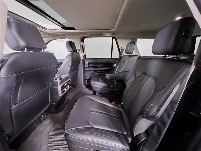 Vehicle image 24 of 43