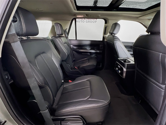Vehicle image 42 of 43