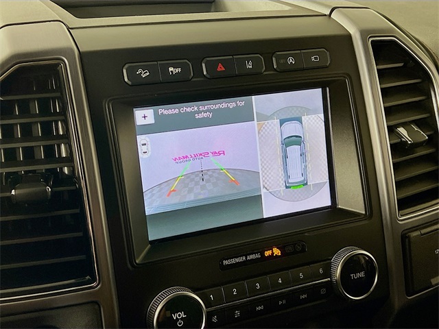 Vehicle image 19 of 43