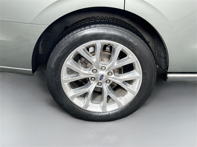 Vehicle image 38 of 43