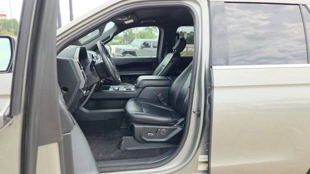 2019 Ford Expedition XLT Image 14 of 35