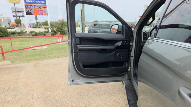 2019 Ford Expedition XLT Image 31 of 35