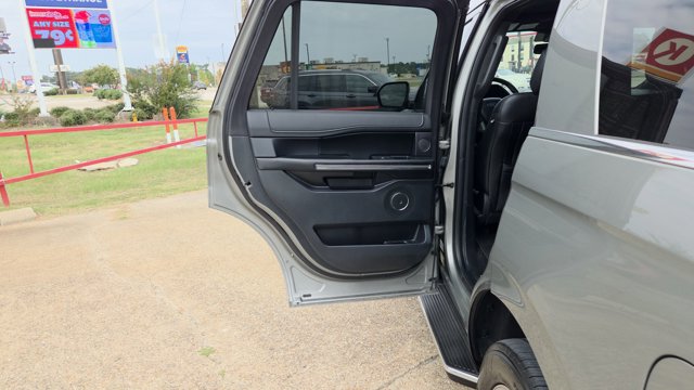 2019 Ford Expedition XLT Image 28 of 35
