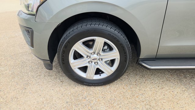 2019 Ford Expedition XLT Image 11 of 35