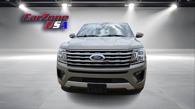 2019 Ford Expedition XLT Image 2 of 35