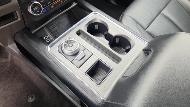 2019 Ford Expedition XLT Image 24 of 35