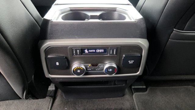 2019 Ford Expedition XLT Image 25 of 35