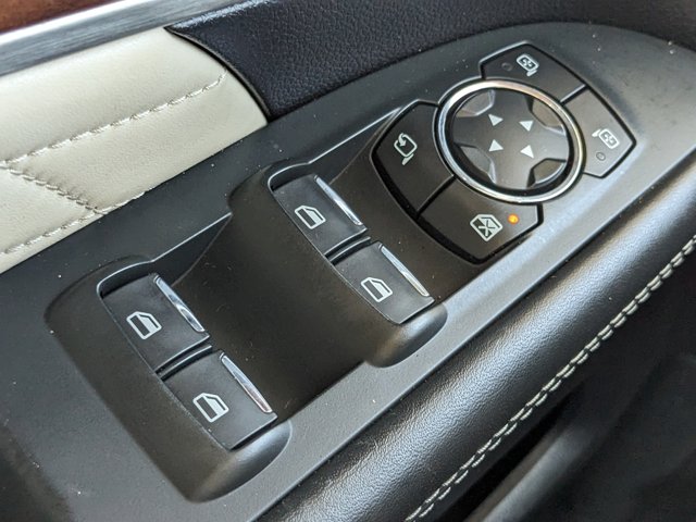 Vehicle image 31 of 36