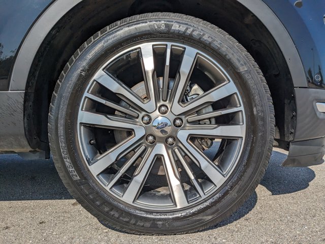 Vehicle image 13 of 36