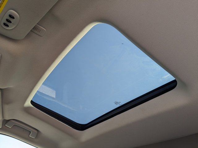 Vehicle image 25 of 36