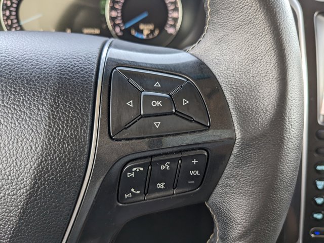 Vehicle image 33 of 36