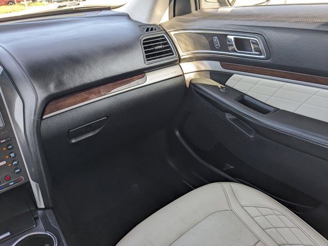 Vehicle image 21 of 36
