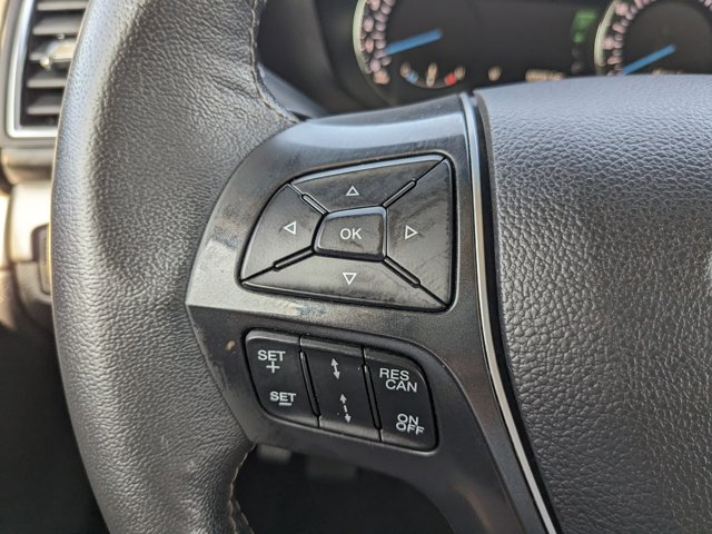 Vehicle image 32 of 36