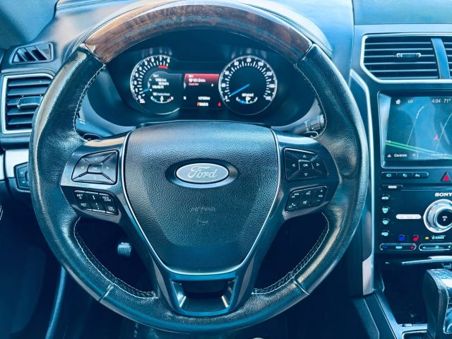 Vehicle image 33 of 40
