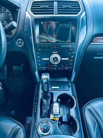 Vehicle image 19 of 40