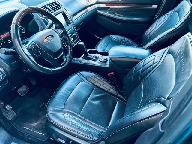 Vehicle image 18 of 40