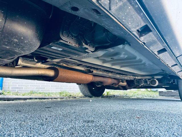 Vehicle image 13 of 40