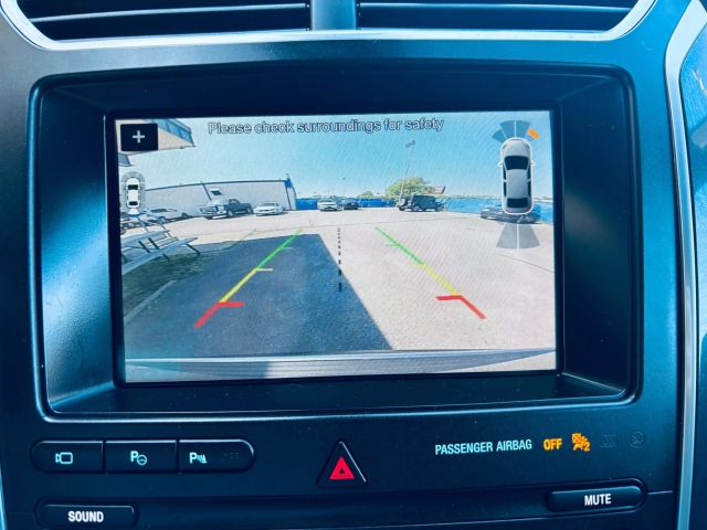 Vehicle image 21 of 40
