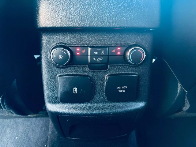 Vehicle image 28 of 40