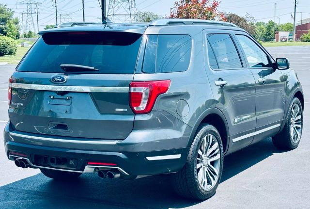 Vehicle image 6 of 40