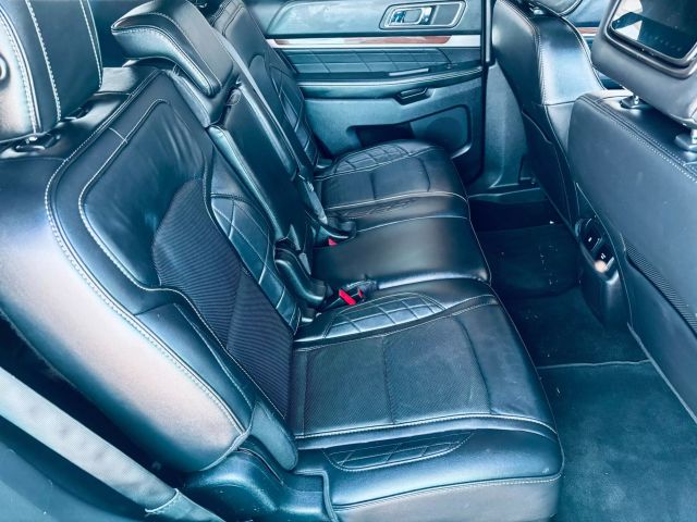 Vehicle image 17 of 40