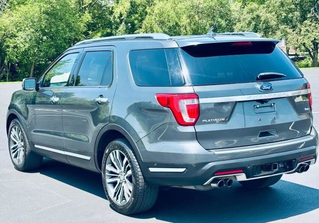 Vehicle image 8 of 40