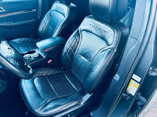 Vehicle image 23 of 40