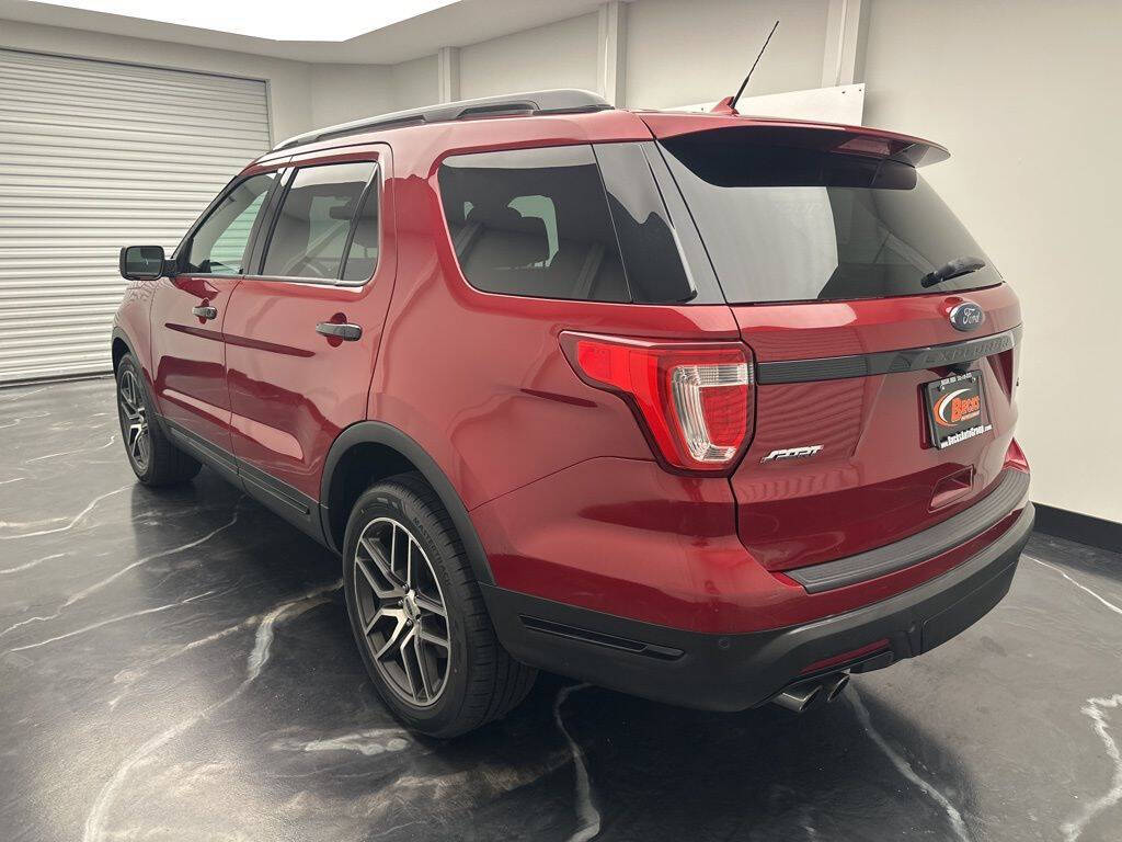 2019 Ford Explorer Sport Image 3 of 32