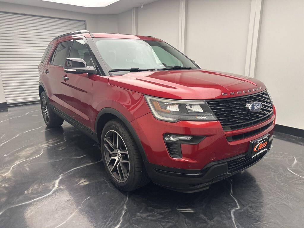 2019 Ford Explorer Sport Image 1 of 32