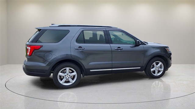 Vehicle image 3 of 32
