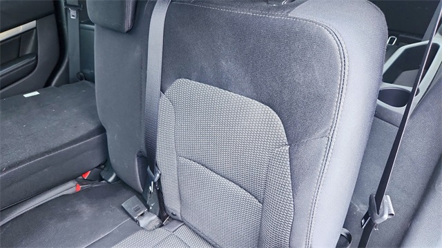 Vehicle image 18 of 32
