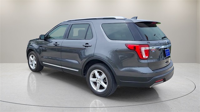 Vehicle image 7 of 32
