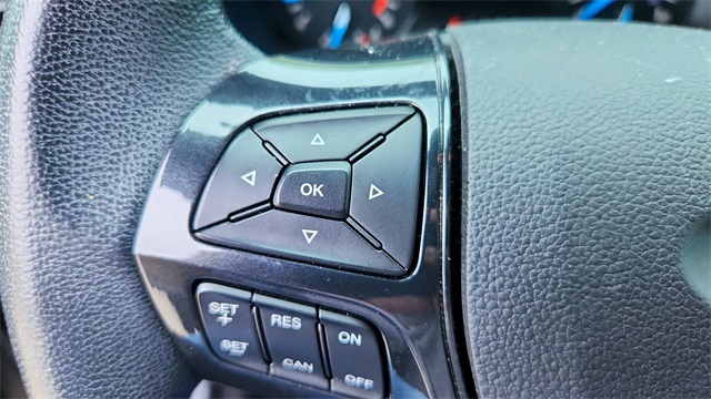 Vehicle image 27 of 32