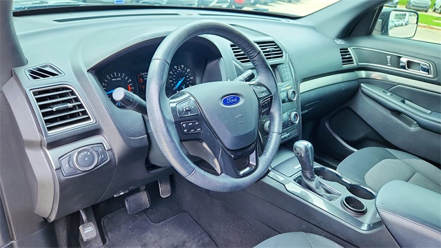 Vehicle image 9 of 32