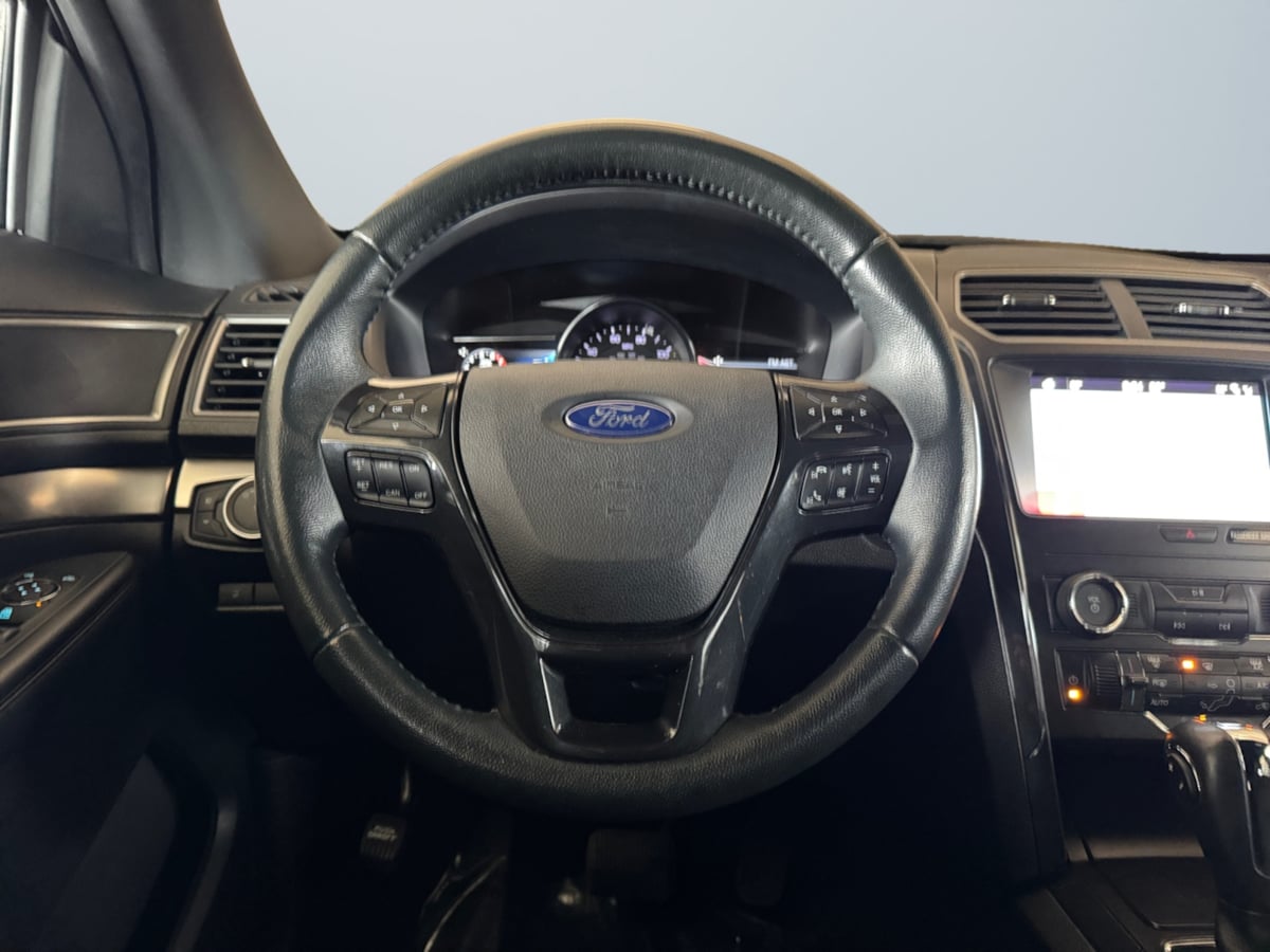 2019 Ford Explorer XLT Image 12 of 20
