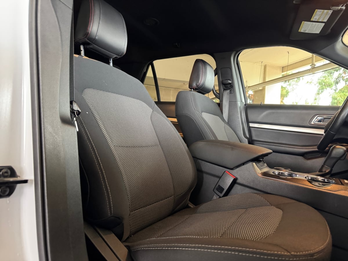 2019 Ford Explorer XLT Image 6 of 20